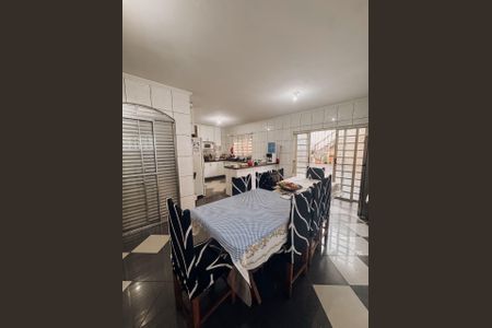 Casa à venda com 5 quartos, 220m² em Fundação, São Caetano do Sul