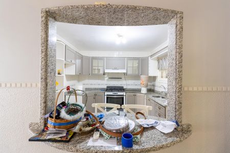 Cozinha de casa de condomínio à venda com 3 quartos, 190m² em Guarujá, Porto Alegre