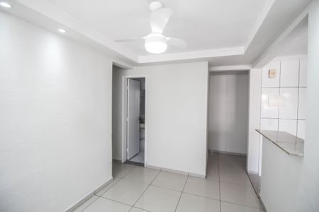 Sala de apartamento para alugar com 2 quartos, 51m² em Vila Dagmar, Belford Roxo