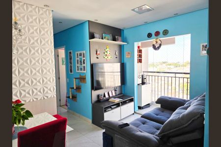 Sala de apartamento à venda com 3 quartos, 56m² em Jardim Cocaia, Guarulhos