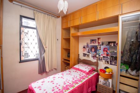 Quarto 2 de apartamento à venda com 2 quartos, 50m² em Centro, Contagem