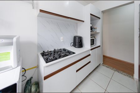Cozinha de apartamento para alugar com 2 quartos, 59m² em João Pinheiro, Belo Horizonte