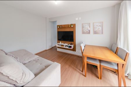Sala de apartamento para alugar com 2 quartos, 59m² em João Pinheiro, Belo Horizonte