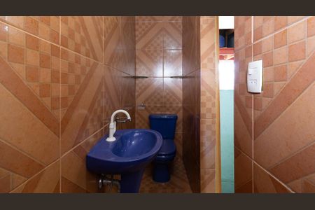 Banheiro de casa para alugar com 1 quarto, 50m² em Jardim Danfer, São Paulo