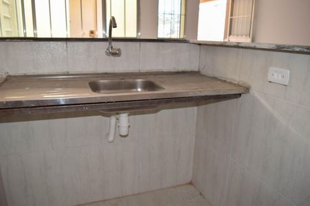 Cozinha de casa para alugar com 2 quartos, 36m² em Vila Carrão, São Paulo