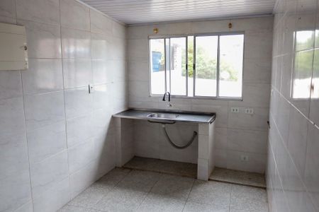 Cozinha de casa para alugar com 1 quarto, 50m² em Jardim Roberto, Osasco