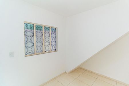 Sala de casa para alugar com 1 quarto, 55m² em Marechal Hermes, Rio de Janeiro