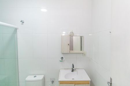 Banheiro de casa para alugar com 1 quarto, 55m² em Marechal Hermes, Rio de Janeiro