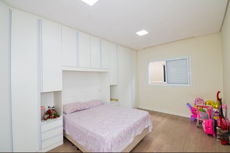 Casa à venda com 3 quartos, 130m² em Jardim Silvia, Guarulhos