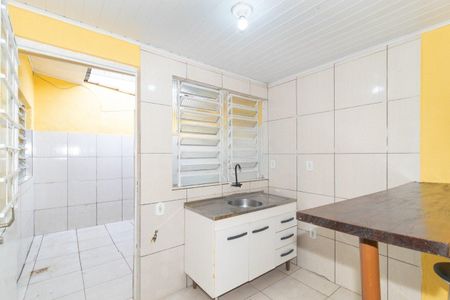 Cozinha de casa de condomínio para alugar com 2 quartos, 60m² em Medianeira, Porto Alegre