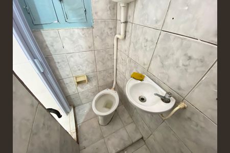 Banheiro de casa para alugar com 1 quarto, 55m² em Todos Os Santos, Rio de Janeiro