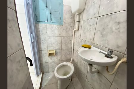 Banheiro de casa para alugar com 1 quarto, 55m² em Todos Os Santos, Rio de Janeiro