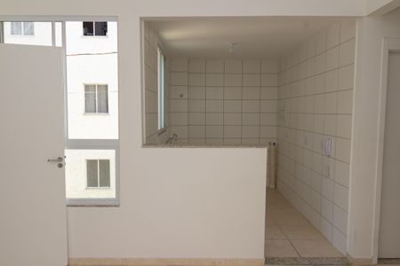 Sala de apartamento para alugar com 2 quartos, 43m² em Cosmos, Rio de Janeiro
