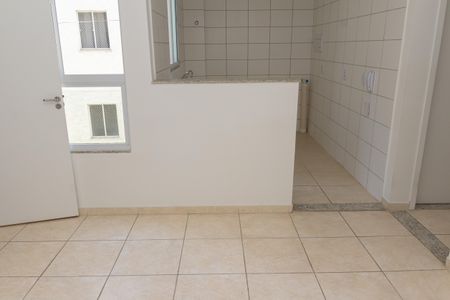 Sala de apartamento para alugar com 2 quartos, 43m² em Cosmos, Rio de Janeiro