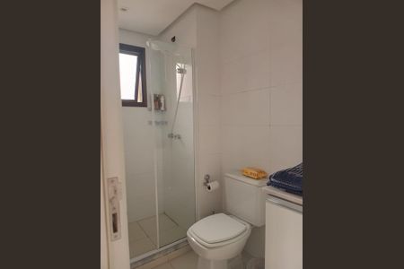 Banheiro de apartamento para alugar com 1 quarto, 48m² em Independência, Porto Alegre