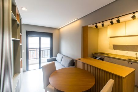 Sala de apartamento para alugar com 1 quarto, 39m² em Empresarial 18 do Forte, Barueri