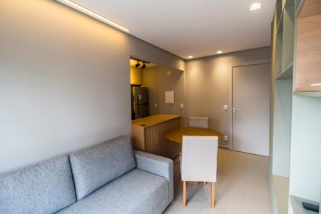 Sala de apartamento para alugar com 1 quarto, 39m² em Empresarial 18 do Forte, Barueri