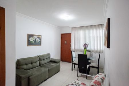 Sala de apartamento à venda com 3 quartos, 90m² em Sinimbu, Belo Horizonte