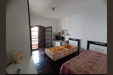 Casa à venda com 4 quartos, 224m² em Vila Nova, São Paulo