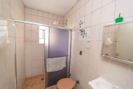 Banheiro de casa para alugar com 1 quarto, 89m² em Vila Ponte Rasa, São Paulo