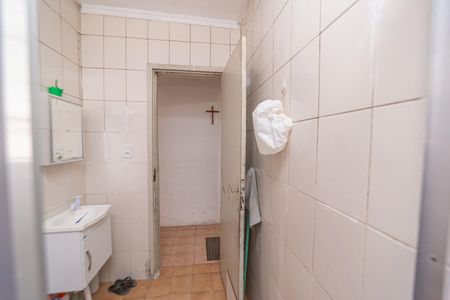 Banheiro de casa para alugar com 1 quarto, 89m² em Vila Ponte Rasa, São Paulo