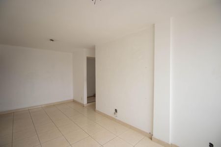 Sala de apartamento para alugar com 2 quartos, 55m² em Porto Novo, São Gonçalo