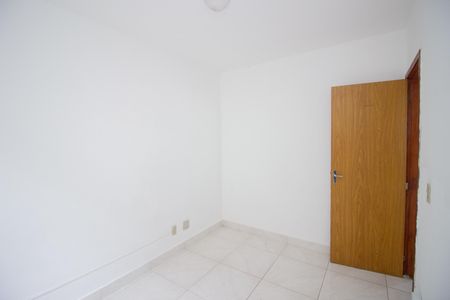 Quarto 1 de apartamento à venda com 2 quartos, 46m² em Arpoador, Contagem