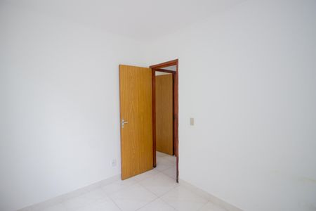 Quarto 2 de apartamento à venda com 2 quartos, 46m² em Arpoador, Contagem