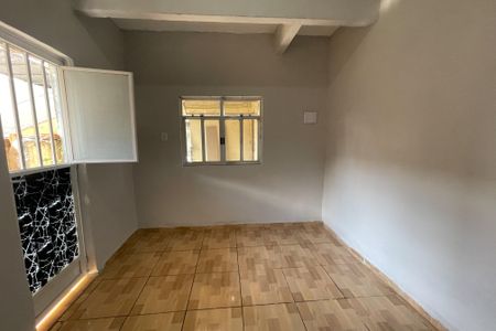 Quarto de casa para alugar com 1 quarto, 40m² em Doutor Laureano, Duque de Caxias
