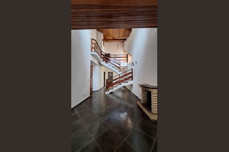 Casa para alugar com 3 quartos, 200m² em Rio Cotia, Cotia