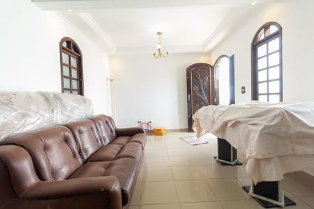 Sala de casa para alugar com 4 quartos, 495m² em Chácara Seis de Outubro, São Paulo