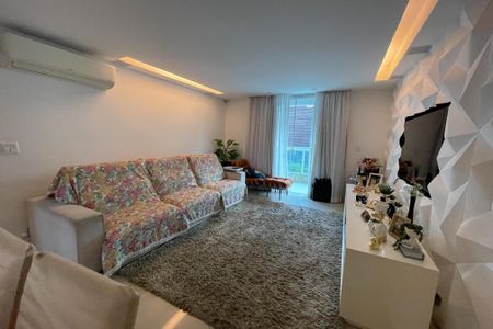 Sala de casa para alugar com 3 quartos, 300m² em Parque Duque, Duque de Caxias