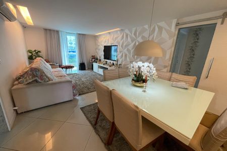 Sala de casa para alugar com 3 quartos, 300m² em Parque Duque, Duque de Caxias