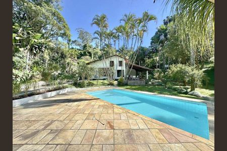 Casa de Condomínio para alugar com 3 quartos, 342m² em Algarve, Cotia