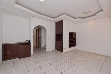 Sala de casa à venda com 3 quartos, 106m² em São Paulo, Belo Horizonte