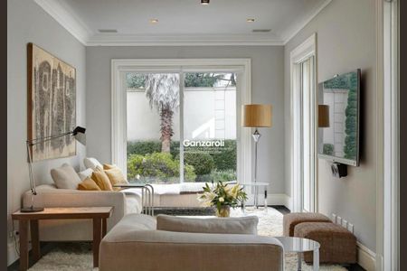 Casa à venda com 5 quartos, 735m² em Jardim Europa, São Paulo