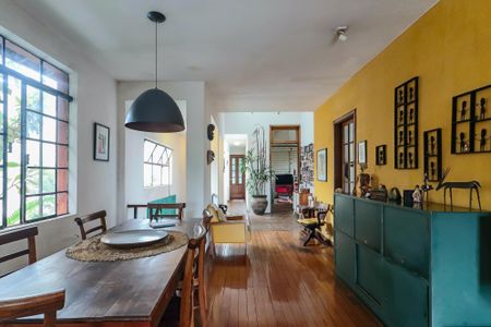 Sala de casa à venda com 4 quartos, 468m² em Vila Pirajussara, São Paulo