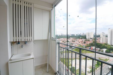 Varanda de kitnet/studio para alugar com 2 quartos, 36m² em Jardim Caravelas, São Paulo