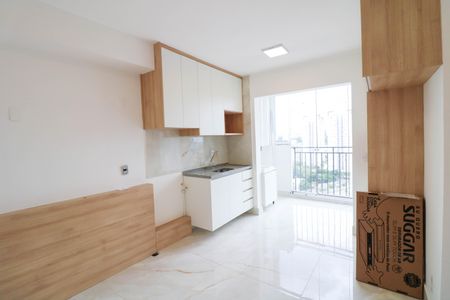 Sala / Cozinha de kitnet/studio para alugar com 2 quartos, 36m² em Jardim Caravelas, São Paulo