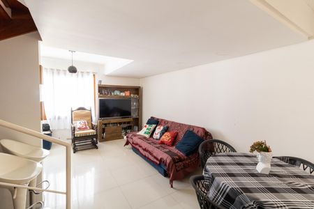 Sala de casa de condomínio à venda com 3 quartos, 99m² em Espírito Santo, Porto Alegre