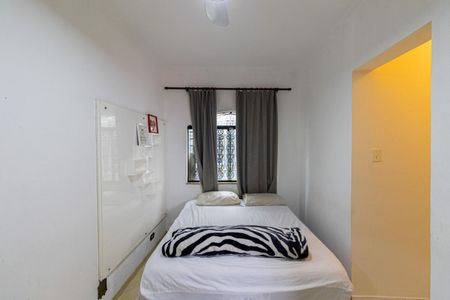 Suíte 1 de casa à venda com 7 quartos, 500m² em Jardim Triana, São Paulo