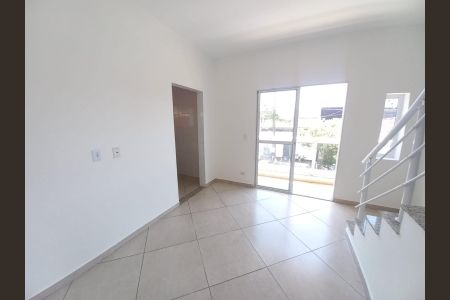 Sala de casa de condomínio para alugar com 3 quartos, 108m² em Catiapoa, São Vicente