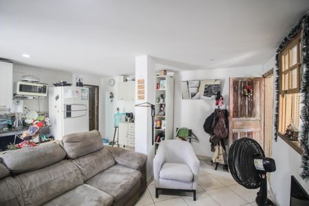 Sala de casa para alugar com 1 quarto, 165m² em Oliveira, Nova Iguaçu