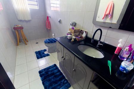 Banheiro de casa para alugar com 4 quartos, 350m² em Jardim Vila Formosa, São Paulo