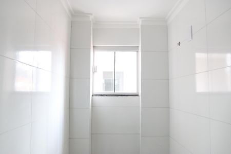 Banheiro de kitnet/studio para alugar com 1 quarto, 55m² em Santa Genoveva, Goiânia