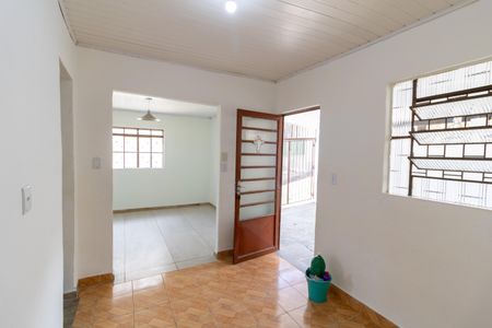 Cozinha de casa para alugar com 2 quartos, 55m² em Medianeira, Porto Alegre