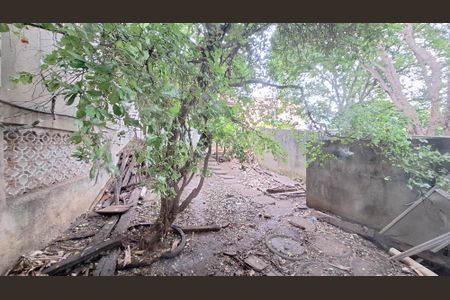 Quintal de casa à venda com 2 quartos, 365m² em Vila Ipojuca, São Paulo