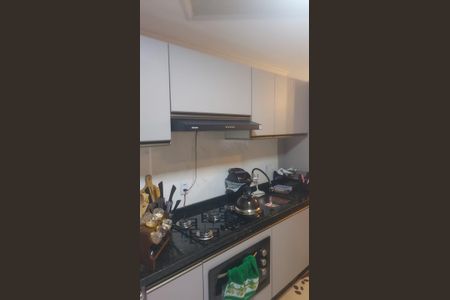 Cozinha de apartamento para alugar com 2 quartos, 52m² em Sítio Cercado, Curitiba