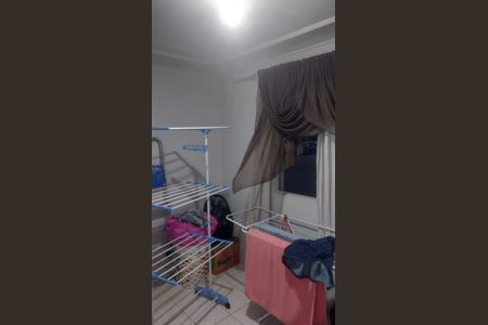 Quarto 2 de apartamento para alugar com 2 quartos, 52m² em Sítio Cercado, Curitiba