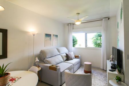 Sala de casa de condomínio à venda com 3 quartos, 94m² em Fátima, Canoas